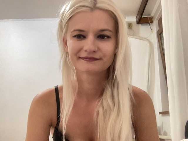 OnikaLove live cam on BongaCams