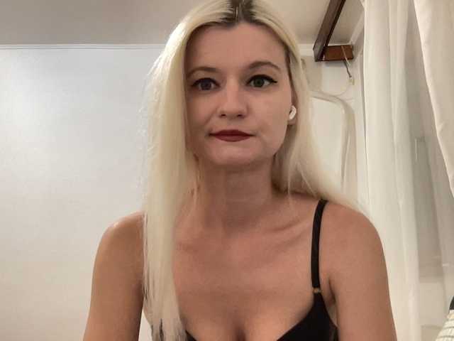 OnikaLove webcam