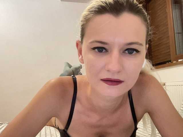 OnikaLove live cam on BongaCams