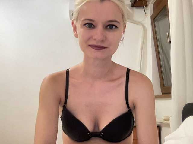 OnikaLove live cam on BongaCams