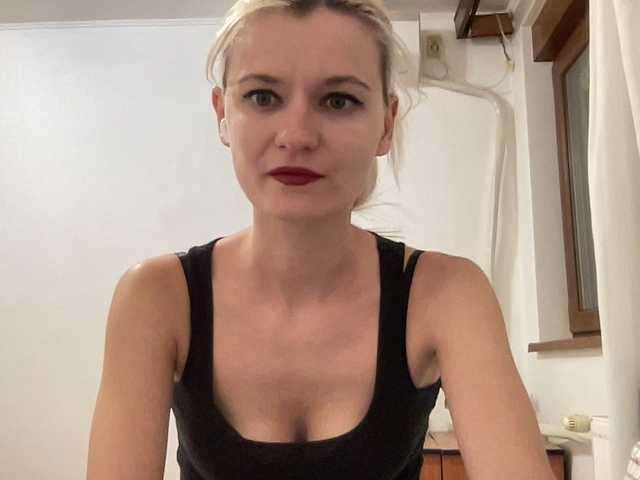 OnikaLove live cam on BongaCams