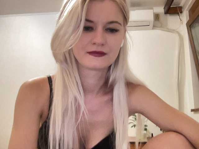 OnikaLove live webcam show