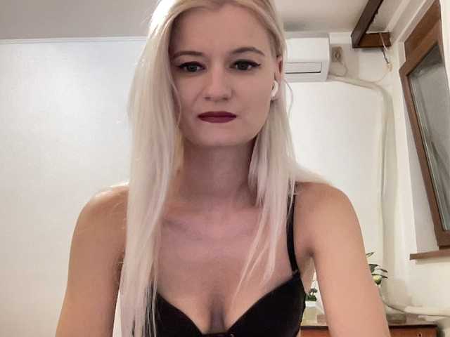 OnikaLove live webcam show