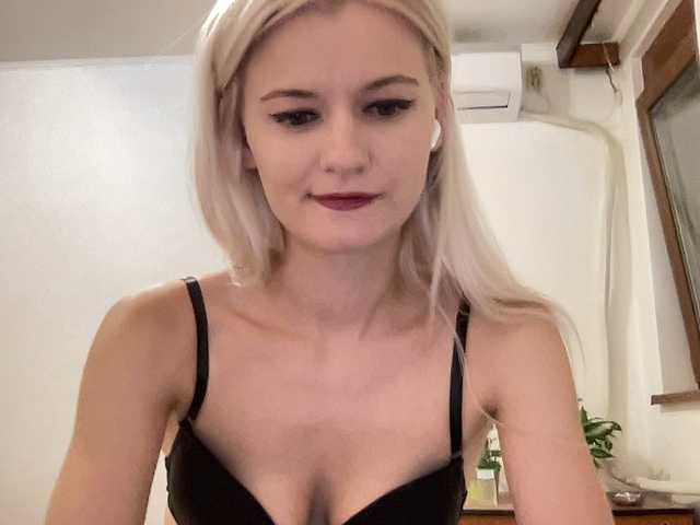 OnikaLove live webcam show