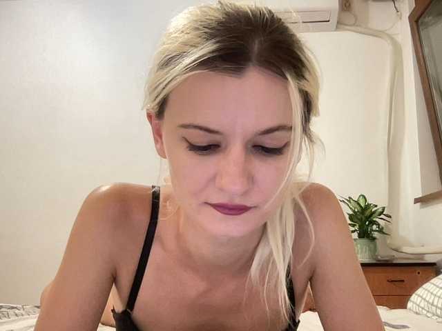 OnikaLove Nude Live Sex Shows