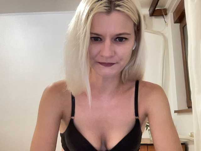 OnikaLove live cam on BongaCams