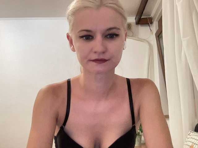 OnikaLove live cam on BongaCams