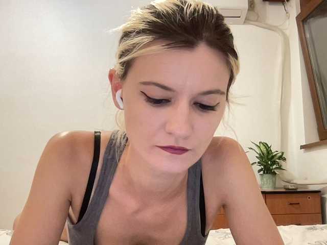OnikaLove live cam on BongaCams