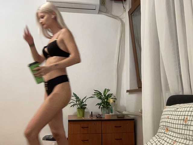 OnikaLove live webcam show