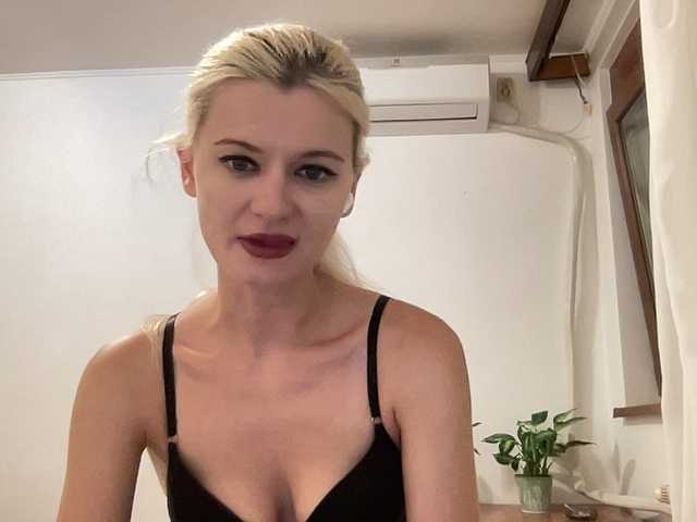 OnikaLove live cam on BongaCams