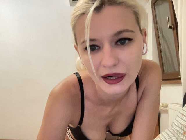 OnikaLove, live now on BongaCams
