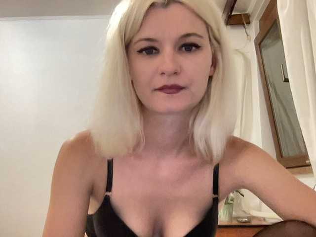 OnikaLove live cam on BongaCams