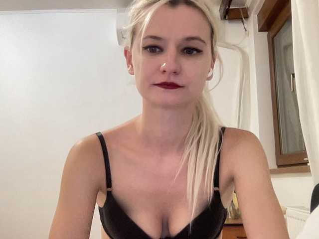 OnikaLove live cam on BongaCams