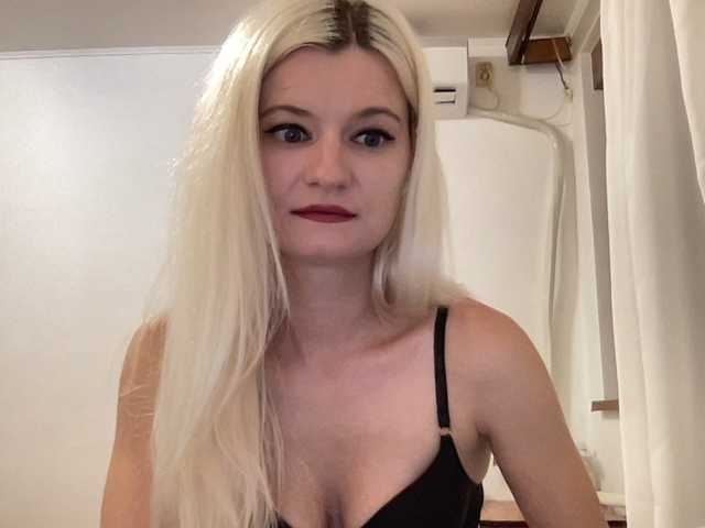 OnikaLove webcam