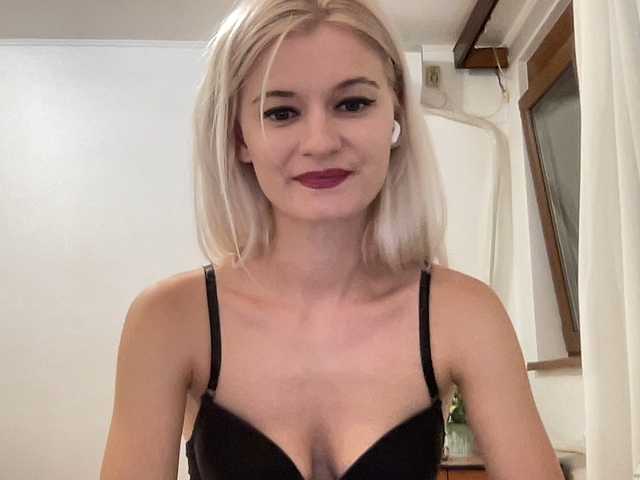 OnikaLove live webcam show
