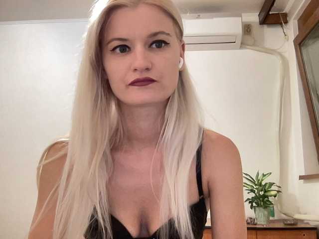 OnikaLove live webcam show