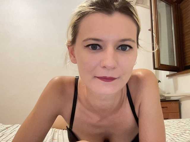 OnikaLove live cam on BongaCams