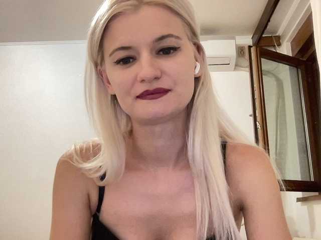 OnikaLove live webcam show