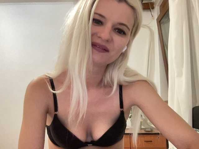 OnikaLove live cam on BongaCams