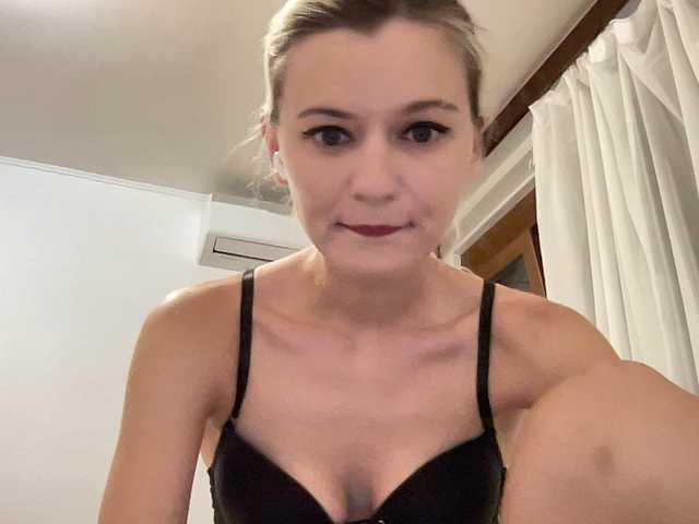 OnikaLove live cam on UnifiedCams