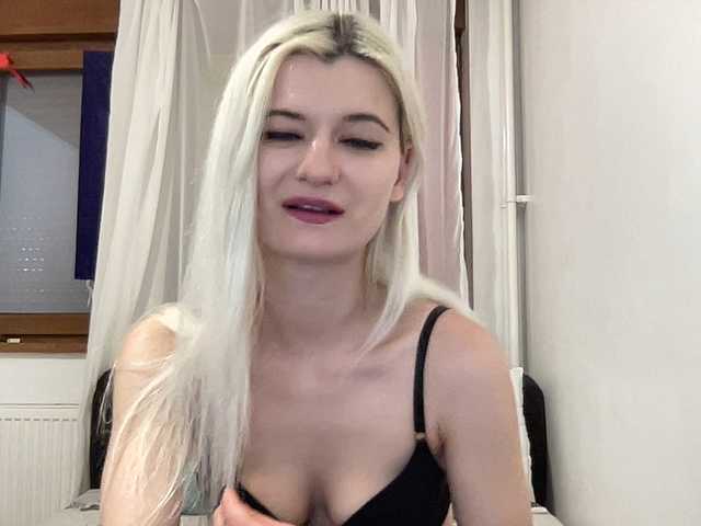 OnikaLove's BongaCams show and profile