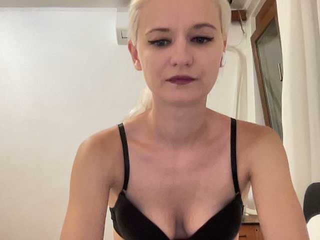 OnikaLove live cam on BongaCams
