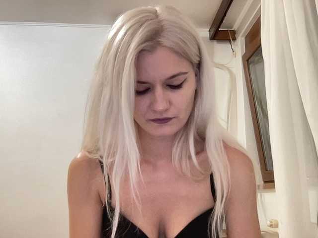 OnikaLove live webcam show