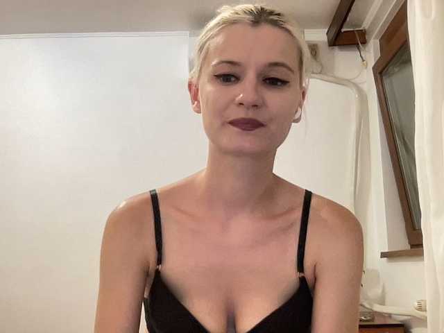 OnikaLove live cam on BongaCams