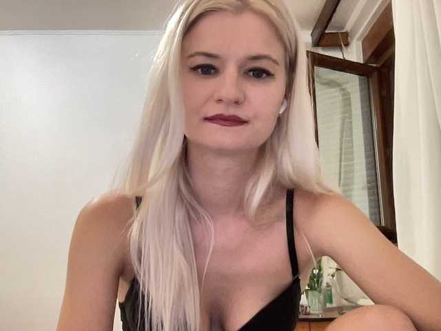 OnikaLove live webcam show