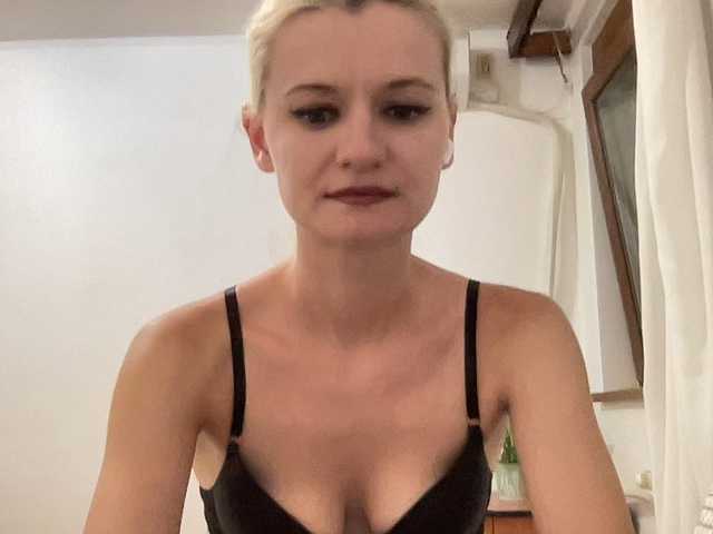 OnikaLove live cam on BongaCams