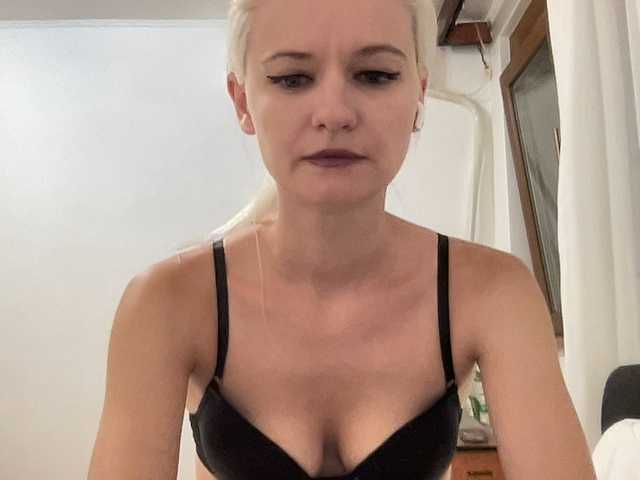 OnikaLove live cam on BongaCams