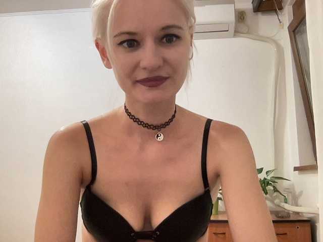 OnikaLove live cam on BongaCams
