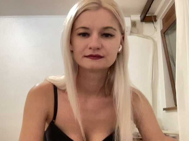 OnikaLove live webcam show