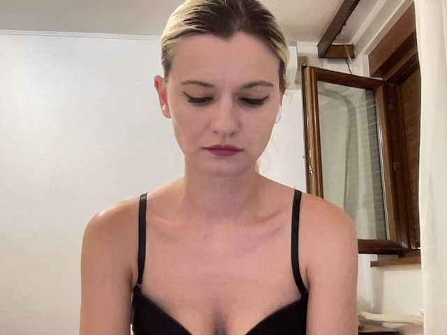 OnikaLove live webcam show