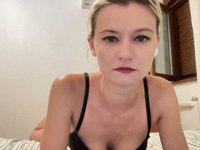 OnikaLove live cam on BongaCams