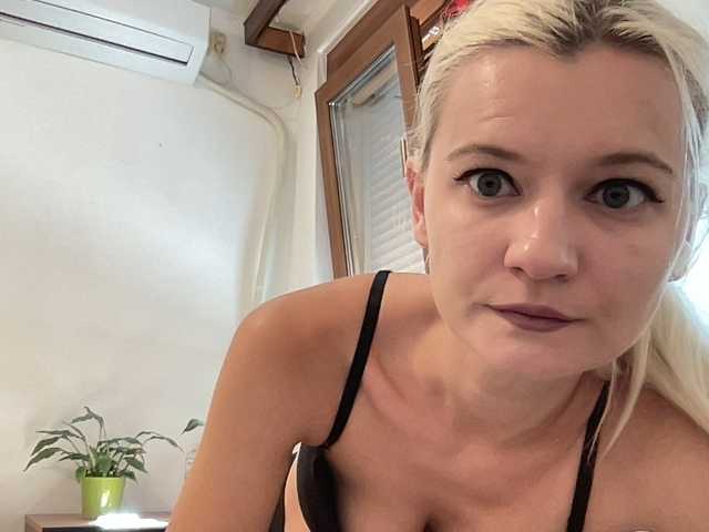 OnikaLove live cam on BongaCams