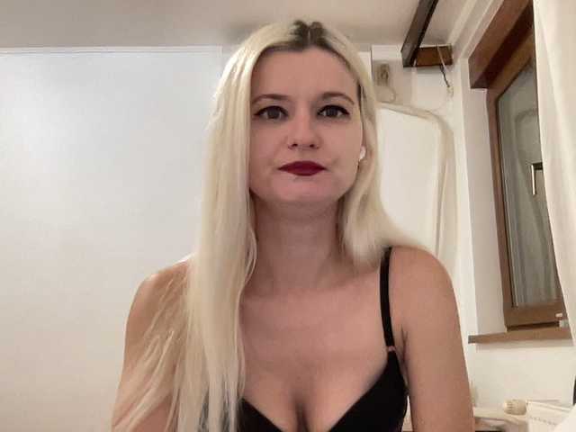 OnikaLove live cam on BongaCams