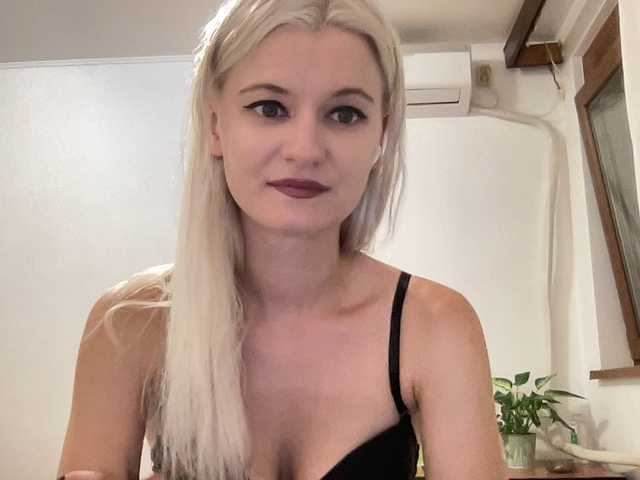 OnikaLove live cam on BongaCams