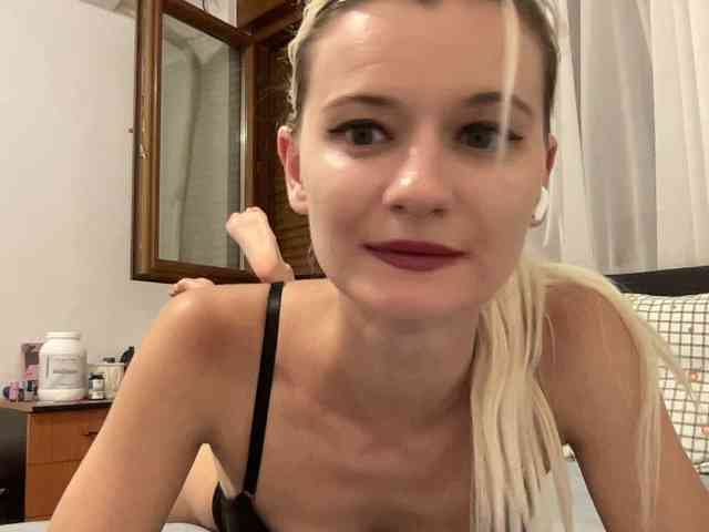 Modèle: OnikaLove