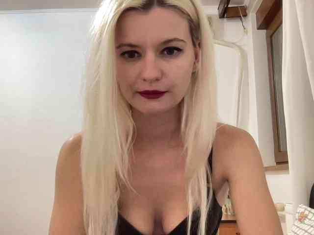 OnikaLove webcam