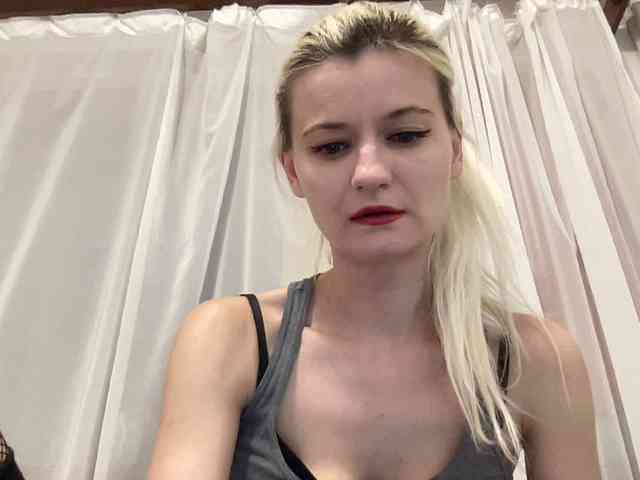 OnikaLove webcam