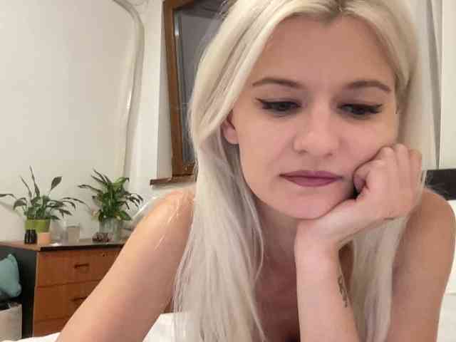 OnikaLove webcam