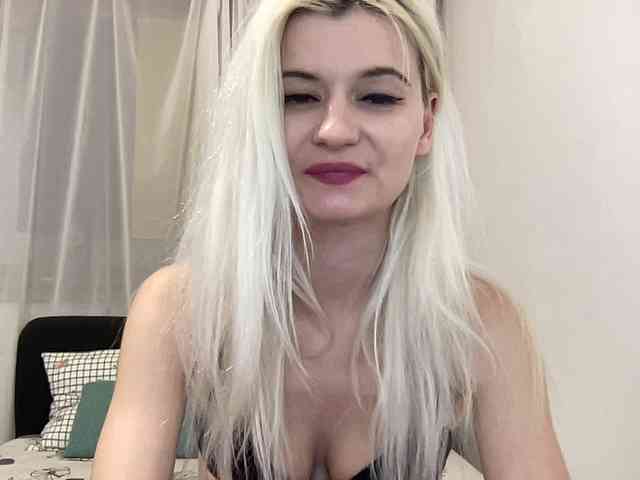 OnikaLove webcam