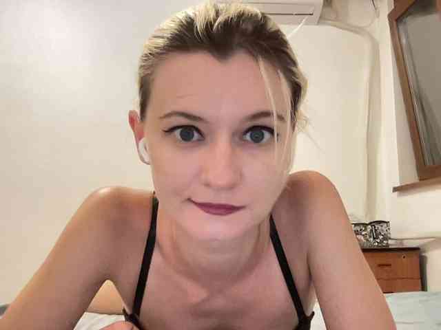OnikaLove webcam