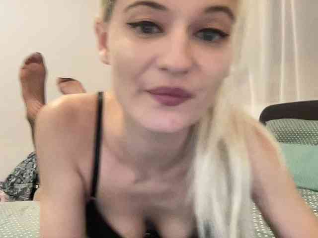 OnikaLove webcam