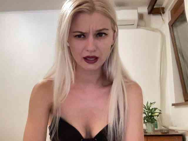 OnikaLove webcam