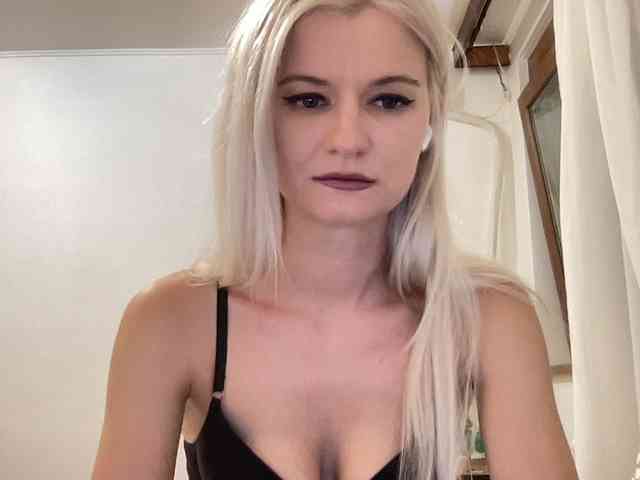 OnikaLove webcam