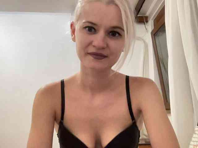 OnikaLove webcam
