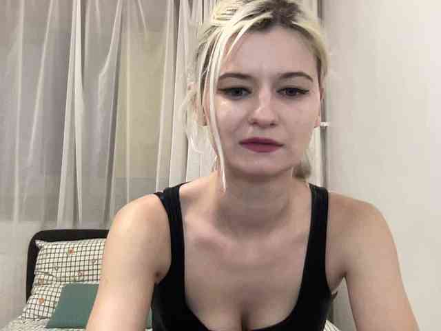 OnikaLove webcam