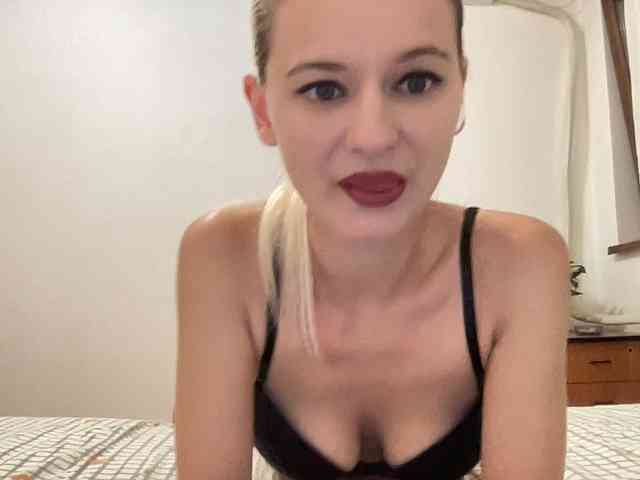 OnikaLove webcam